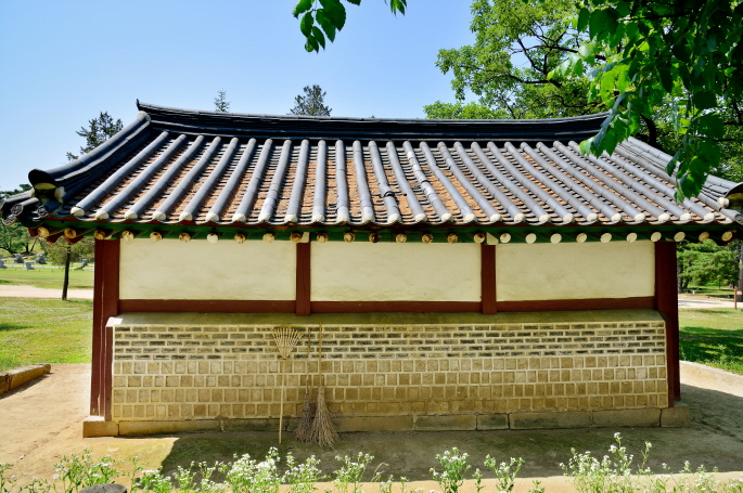 대한제국 1대 고종 홍릉의 수라간 배면